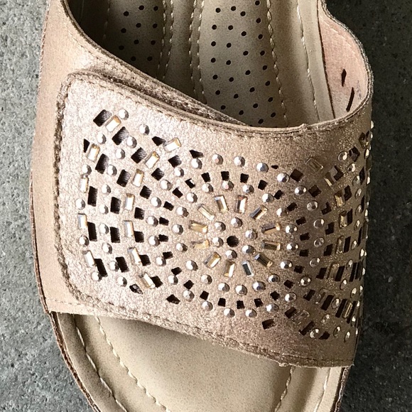 Italina Comfort Gold Velcro Strap Slide Sandal 9 - Picture 4 of 7